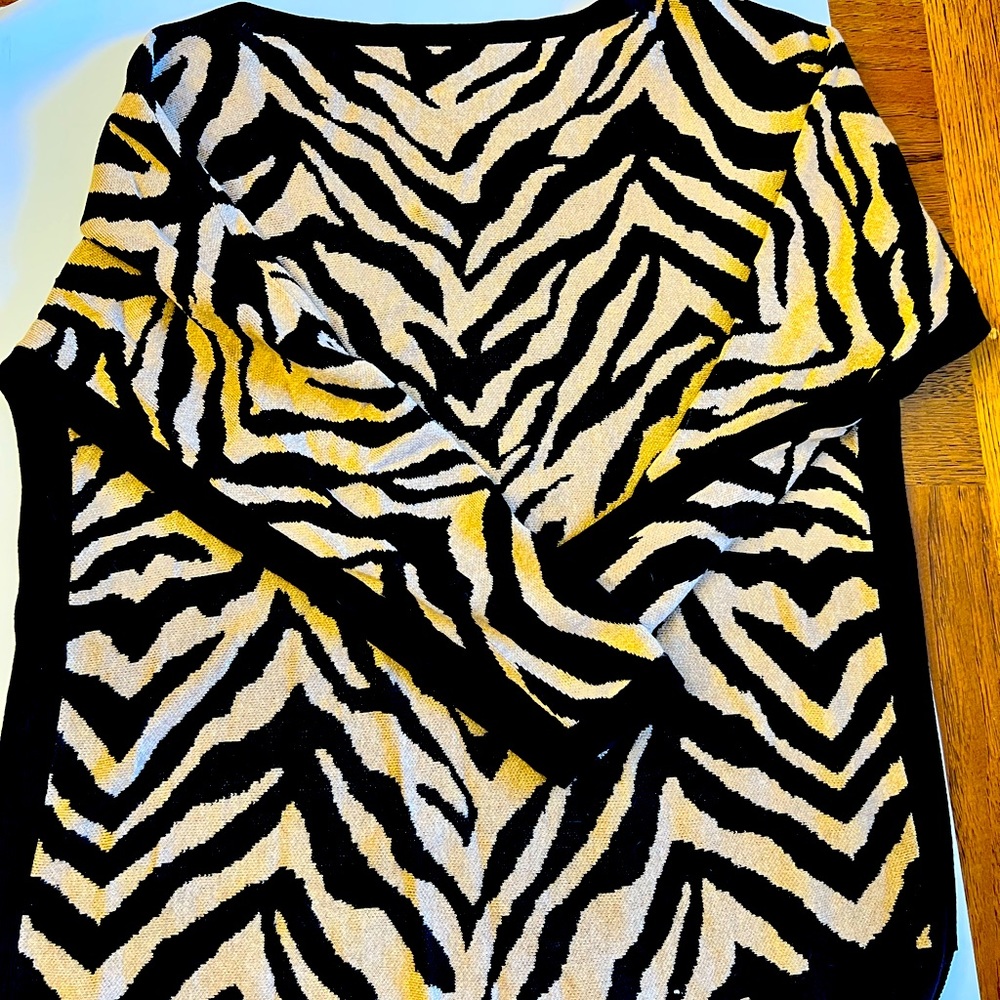 CAbi Dani Pullover Brown Black Zebra Dazzle Stripe Small